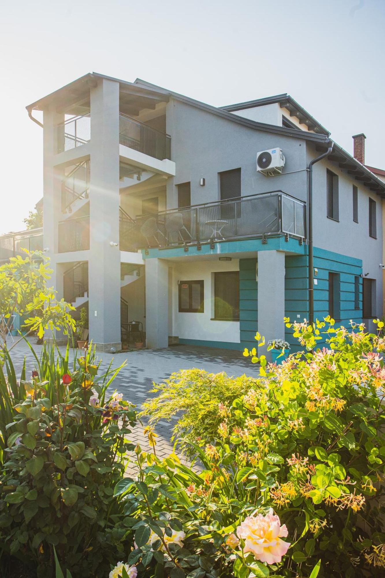 Magdi Vendeghaz A-B Apartment Celldomolk Ngoại thất bức ảnh