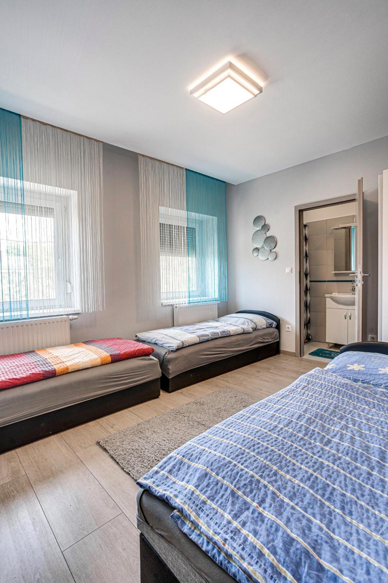 Magdi Vendeghaz A-B Apartment Celldomolk Ngoại thất bức ảnh