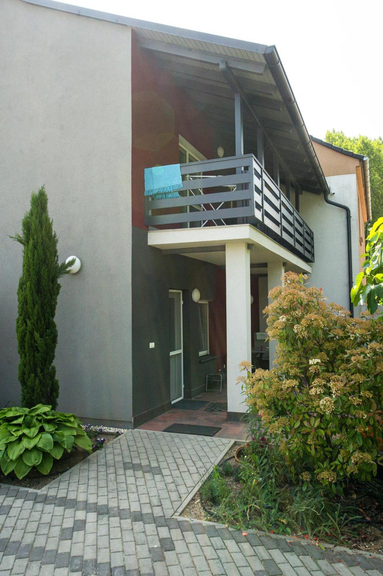 Magdi Vendeghaz A-B Apartment Celldomolk Ngoại thất bức ảnh